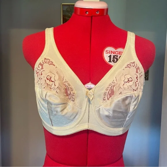 2FOR$30 Vintage Lilyette Nude Satin Bra With Underwire & Lace Size 34D - Picture 10 of 14